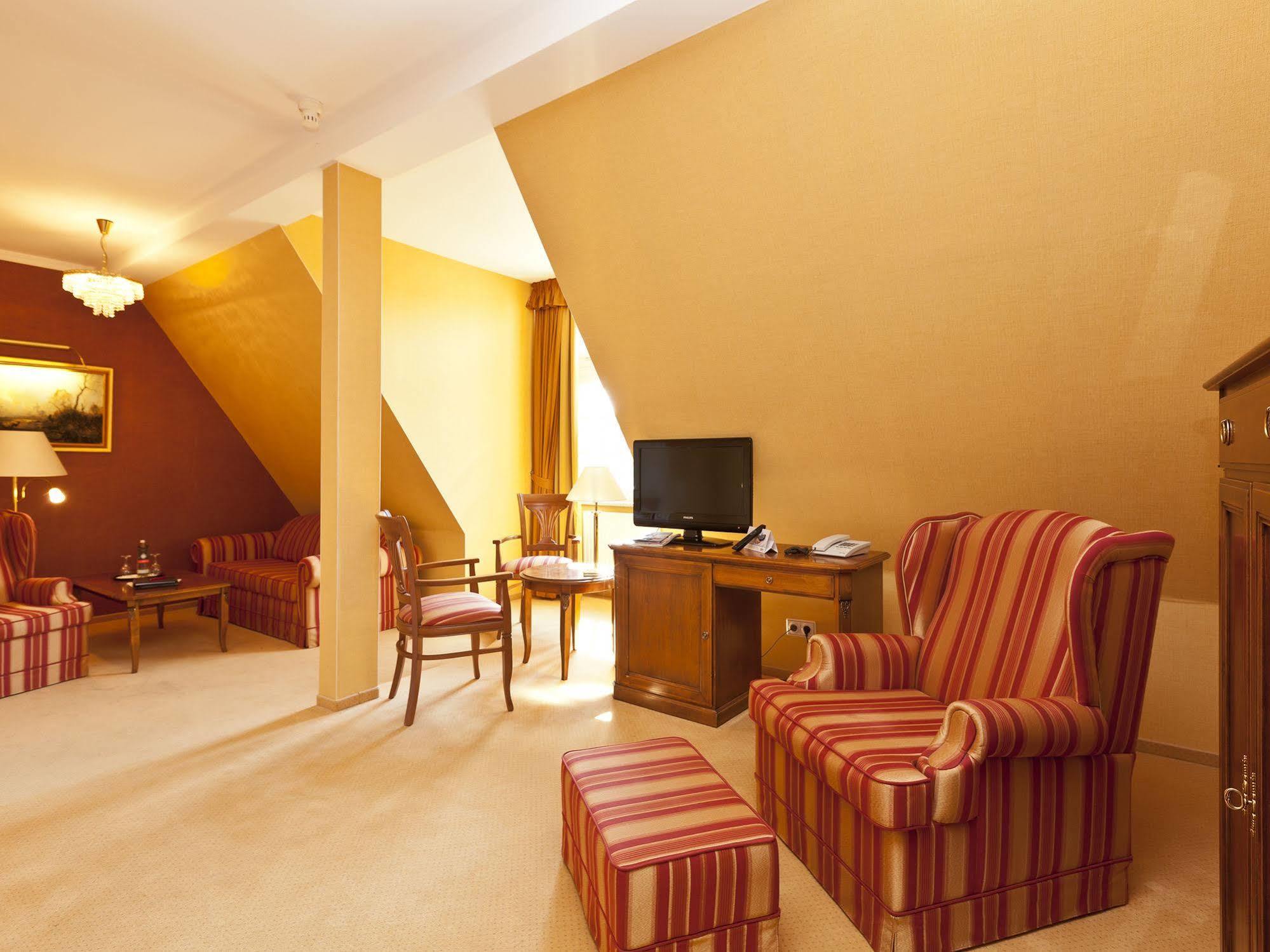 Seehotel Schloss Клінк Екстер'єр фото