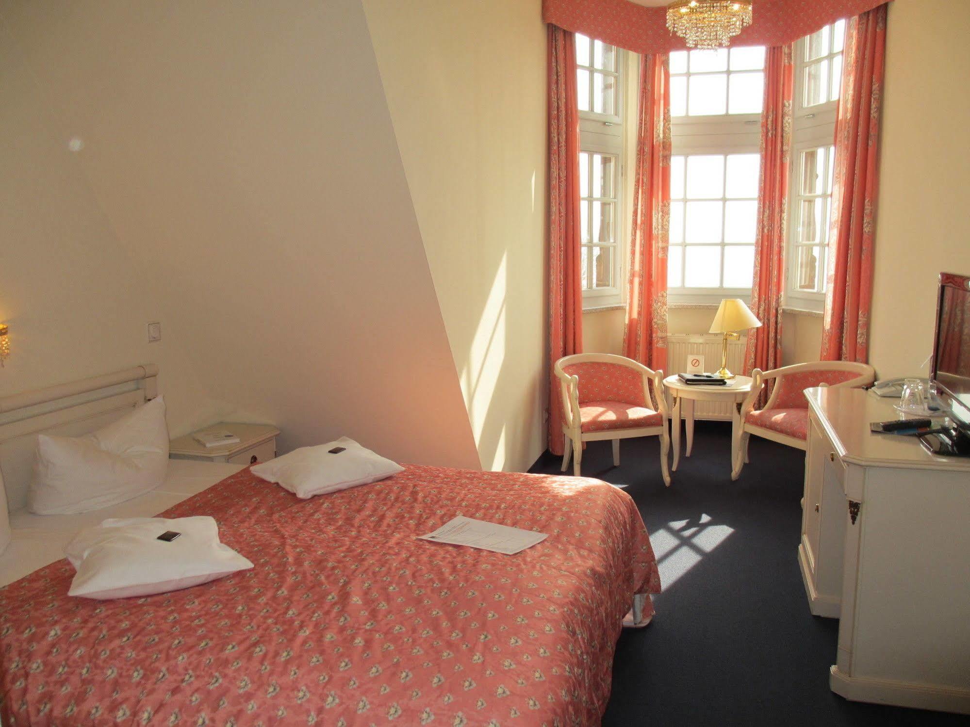Seehotel Schloss Клінк Екстер'єр фото