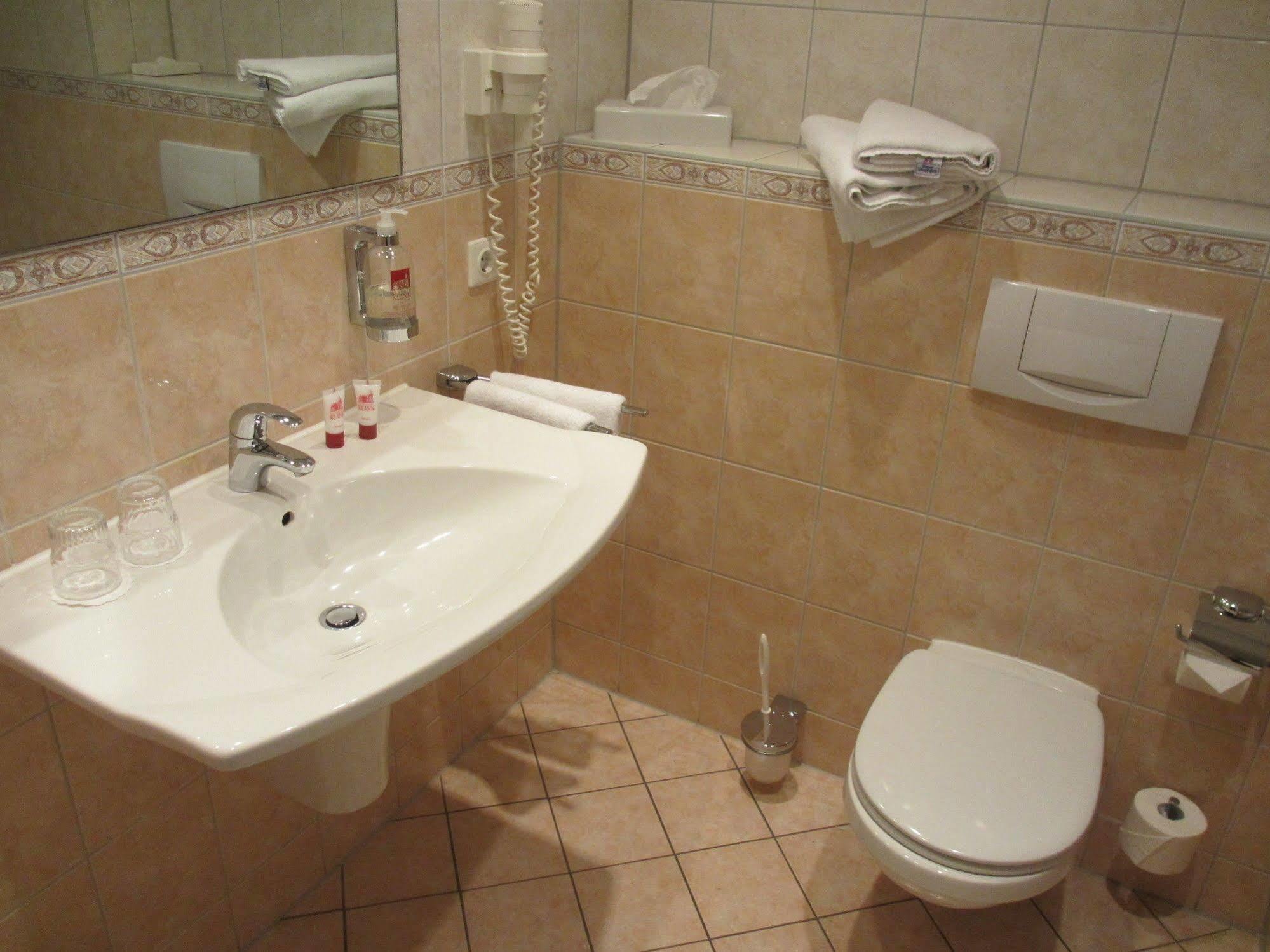 Seehotel Schloss Клінк Екстер'єр фото