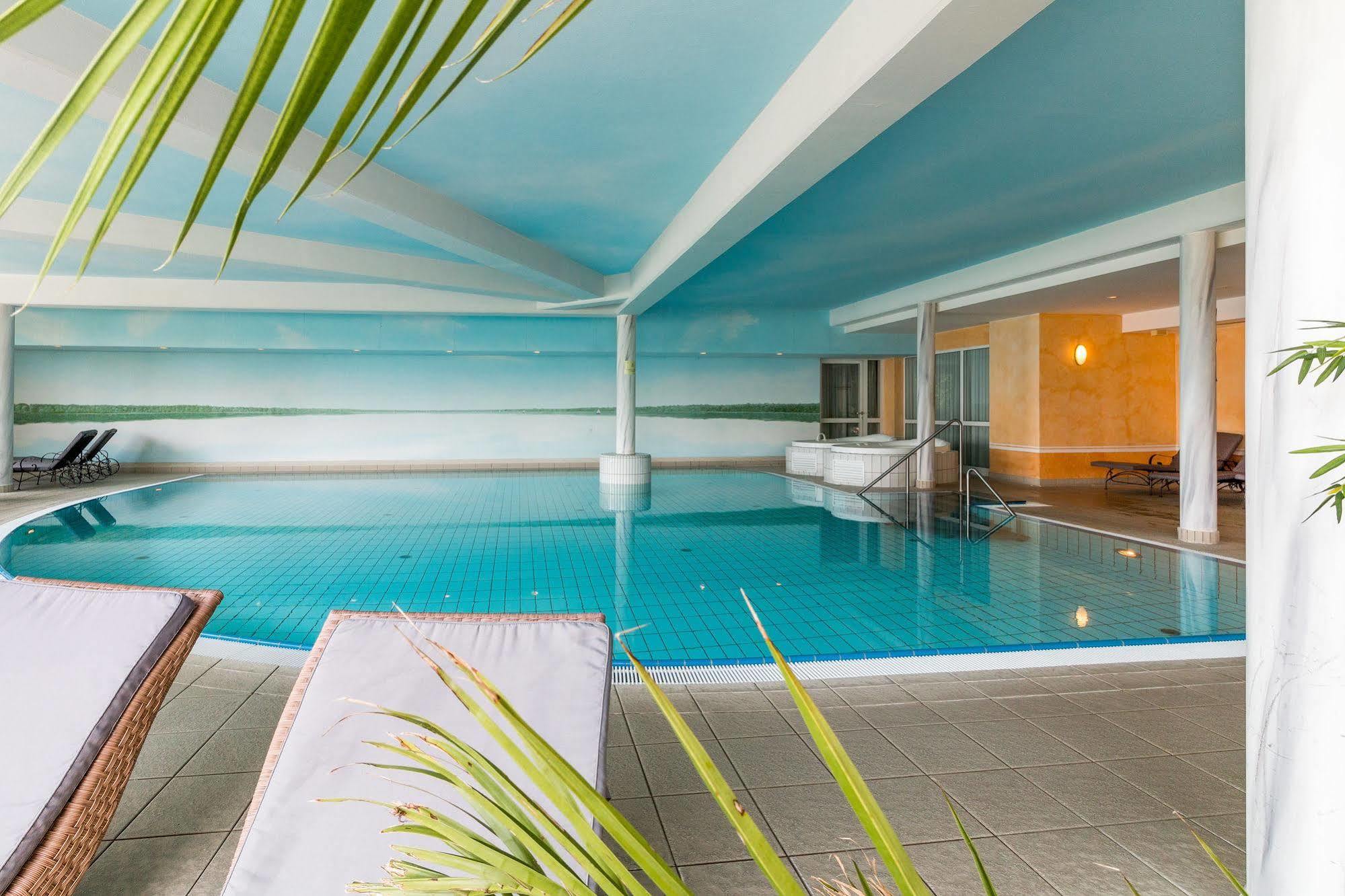 Seehotel Schloss Клінк Екстер'єр фото